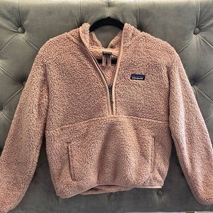Patagonia half zip fuzzy hoodie!!